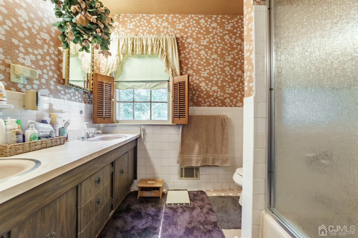 175 Fern Road East Brunswick, NJ 08816 - Photo 16 of 23 Gallery Image 16