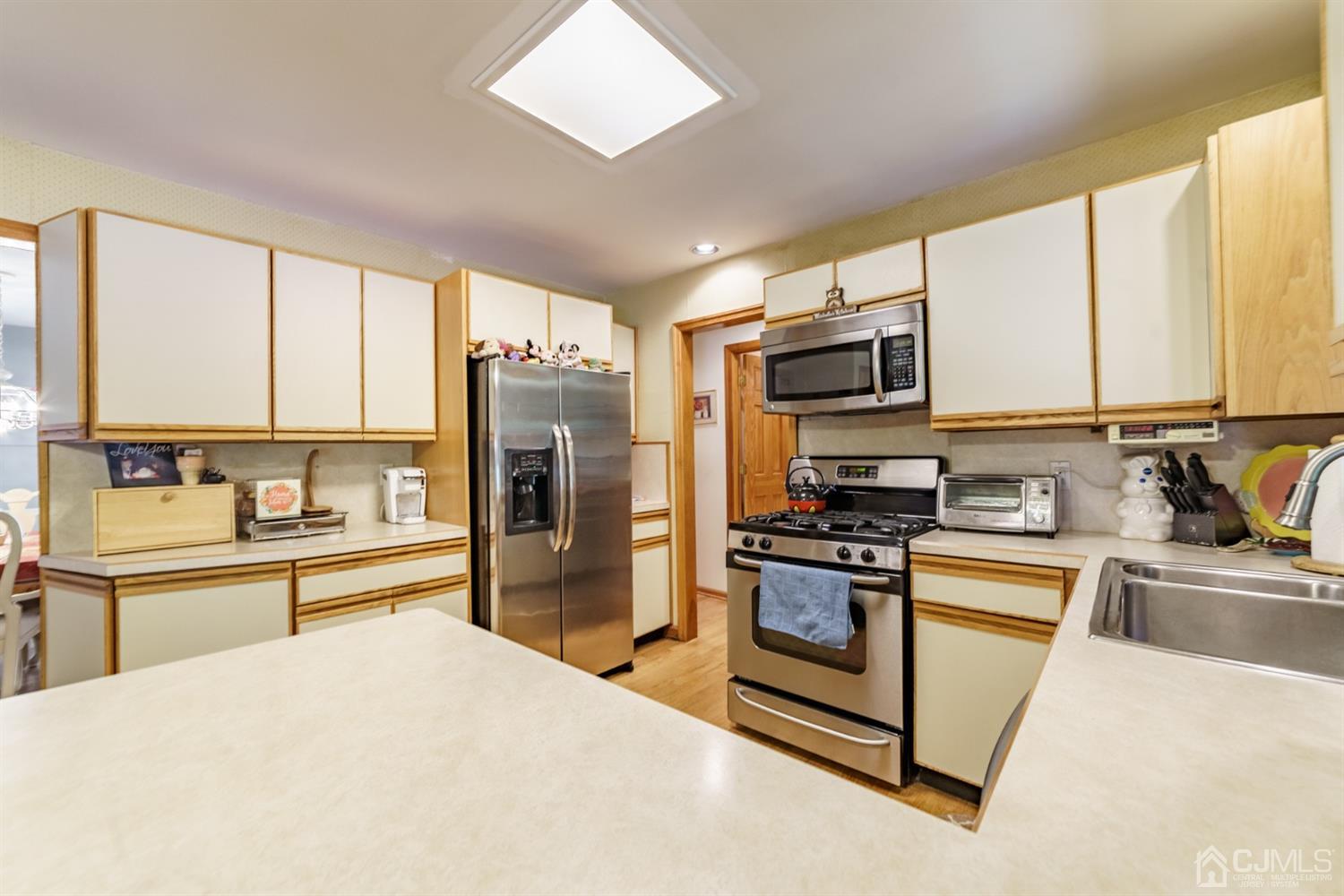 175 Fern Road East Brunswick, NJ 08816 - Photo 4 of 23 Gallery Image 4