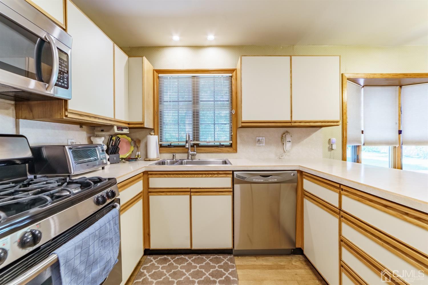175 Fern Road East Brunswick, NJ 08816 - Photo 5 of 23 Gallery Image 5