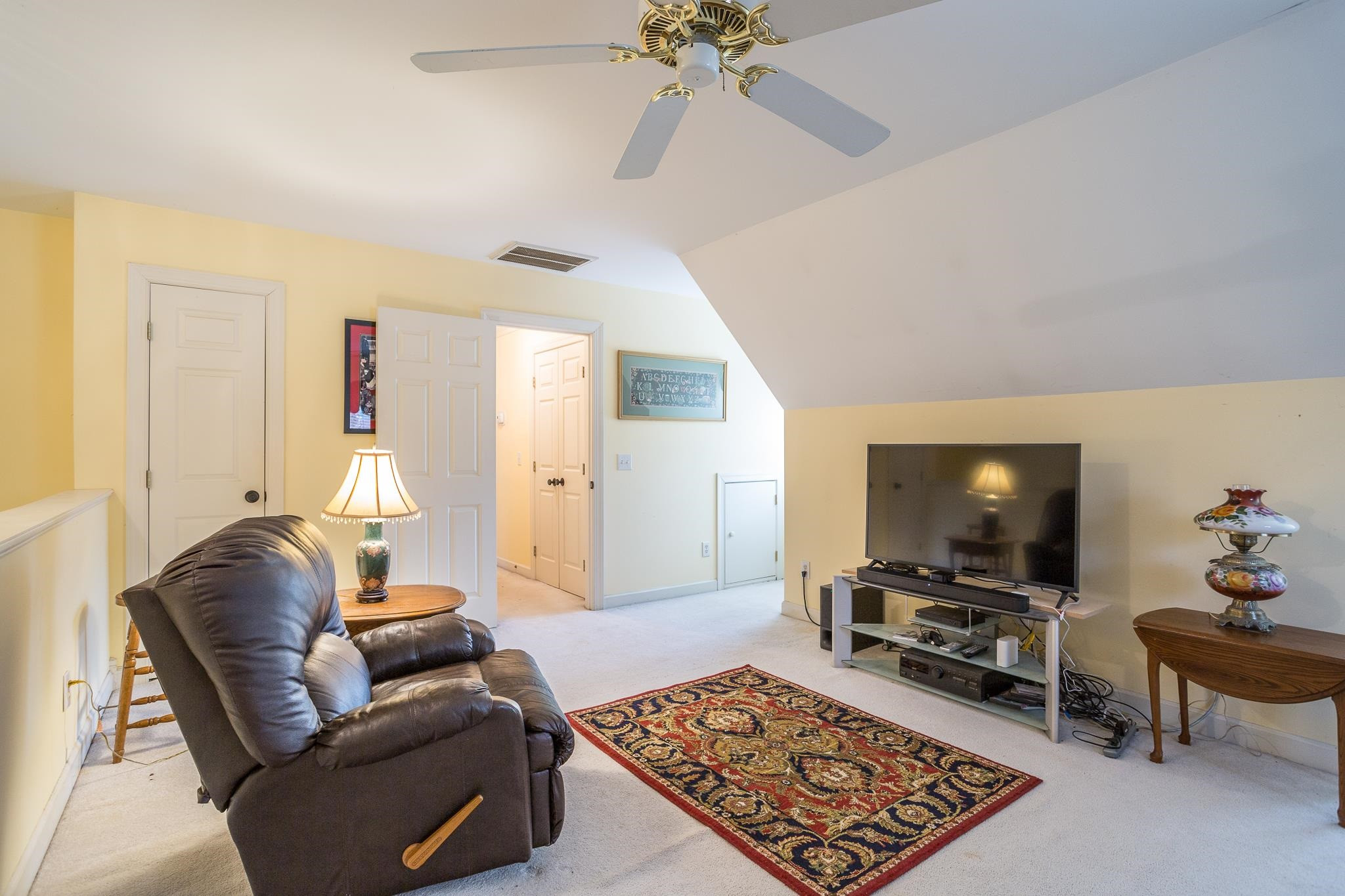 2100 Oakcrest Court Raleigh, NC 27612 - Photo 22 of 39
