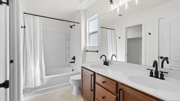 $1,850 | 3946 Legend Pond, New Braunfels, TX 78130