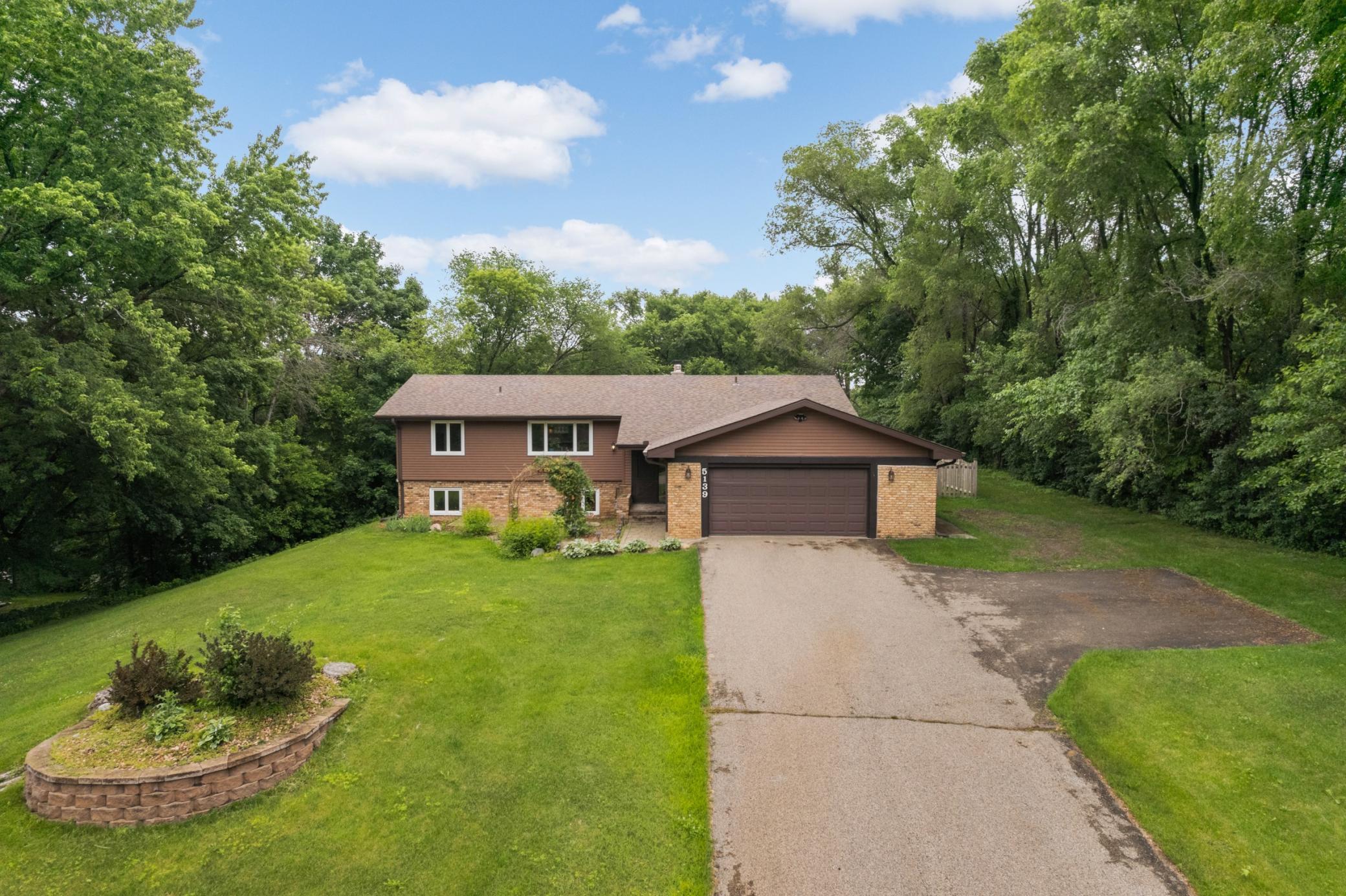 5139 Woodhill Road Minnetonka, MN 55345 - Photo 33 of 41