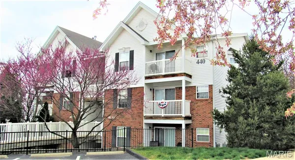 $175,900 | 440 Benton Drive, Unit H, St. Peters, MO 63376
