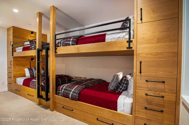 a view of walk in closet