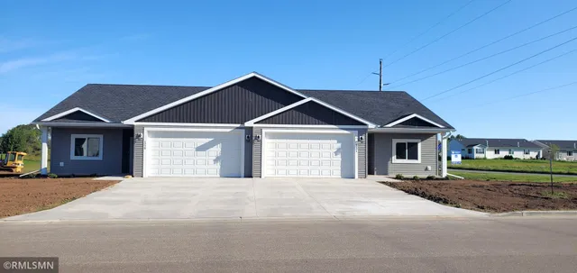 $2,000 | 1229-1231 Wisteria Lane, New Richmond, WI 54017