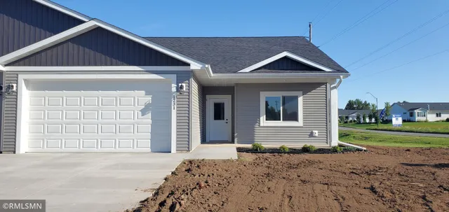 $2,000 | 1229-1231 Wisteria Lane, New Richmond, WI 54017