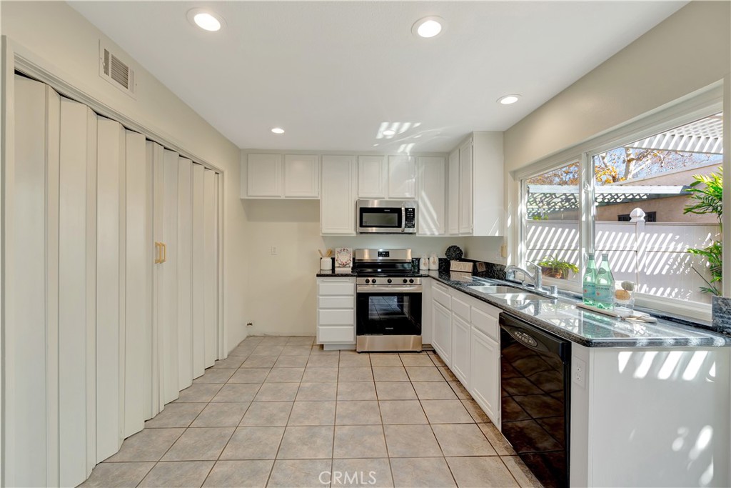 565 Archwood Avenue Brea, CA 92821 - Photo 18 of 38