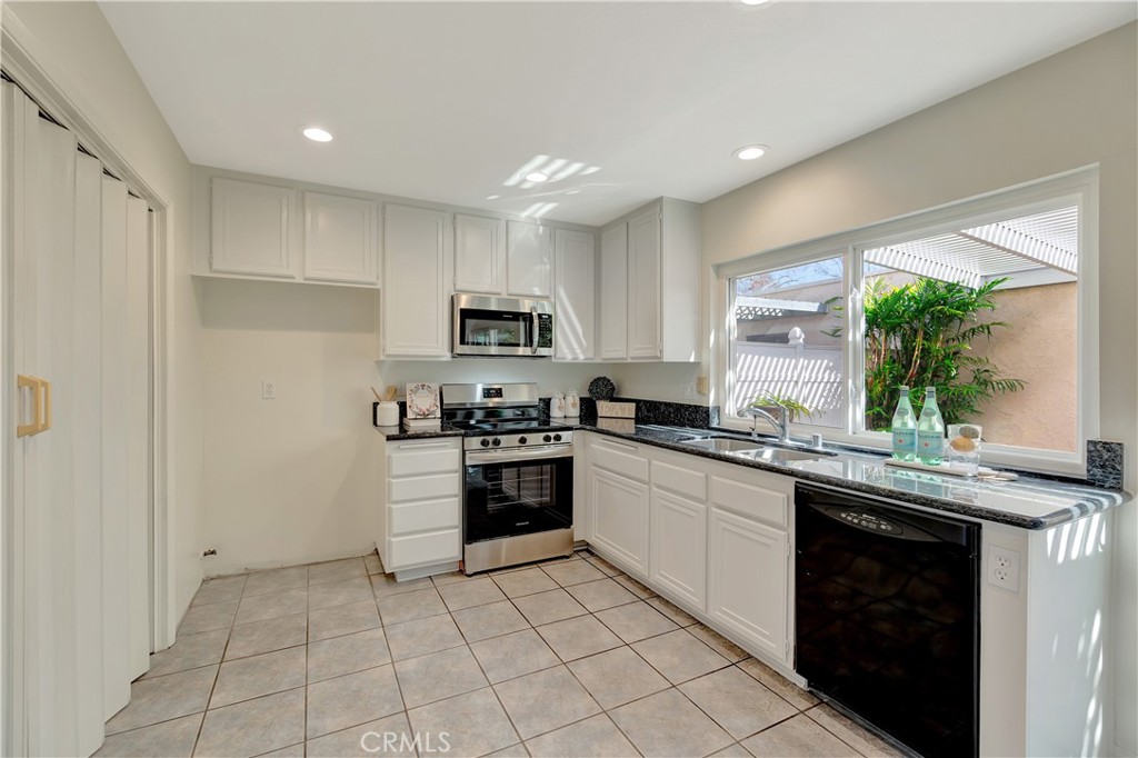 565 Archwood Avenue Brea, CA 92821 - Photo 19 of 38