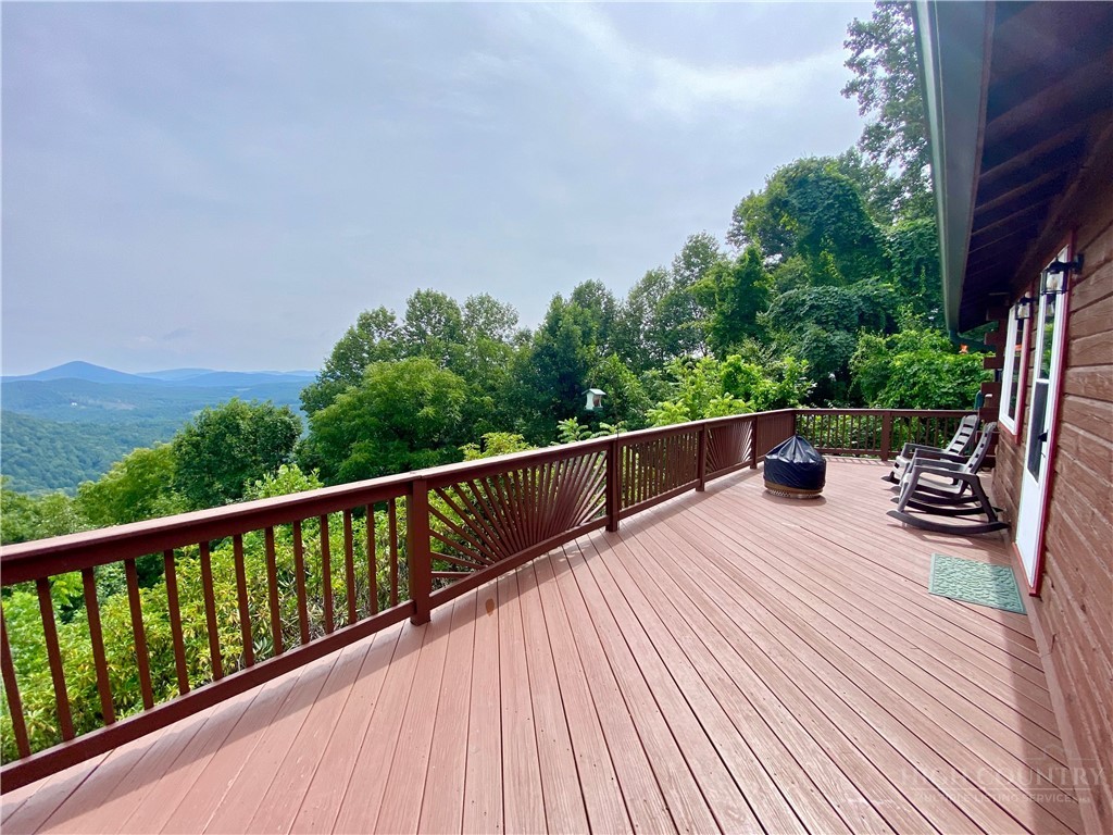 547 Round Knob Ridge Road West Jefferson, NC 28694 - Photo 9 of 30 Gallery Image 9