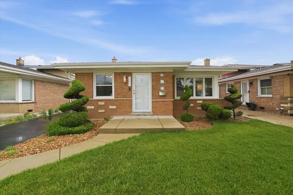 $395,000 | 8638 South Keeler Avenue, Chicago, IL 60652
