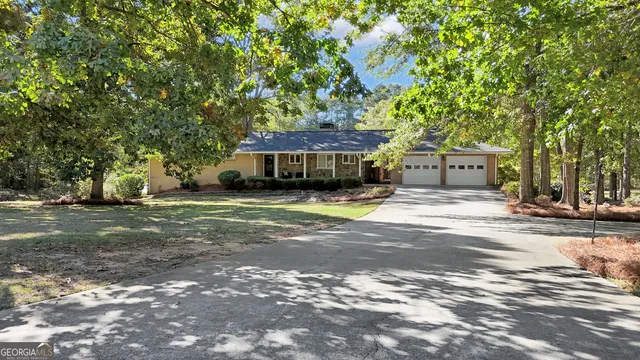 $619,000 | 145 Holly Hill Road, Fayetteville, GA 30214