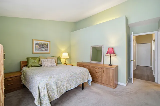 $299,000 | 1264 Huntington Drive, Mundelein, IL 60060