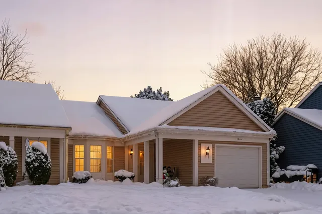 $299,000 | 1264 Huntington Drive, Mundelein, IL 60060