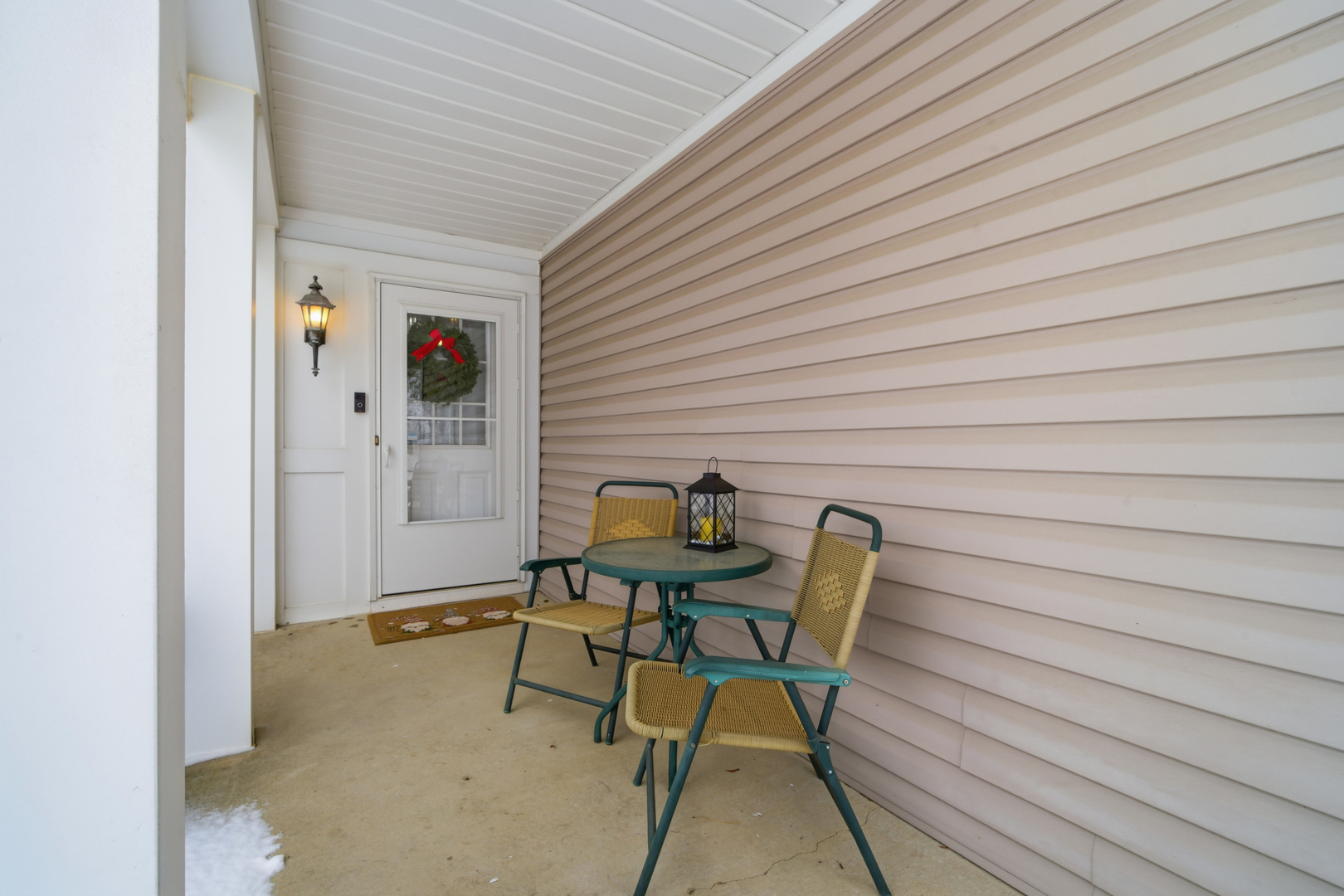 1264 Huntington Drive Mundelein, IL 60060 - Photo 5 of 32 a view of a workspace with furniture