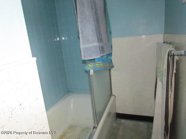 691 Madisonville Road Moscow, PA 18444 - Photo 15 of 33 a view of bathroom