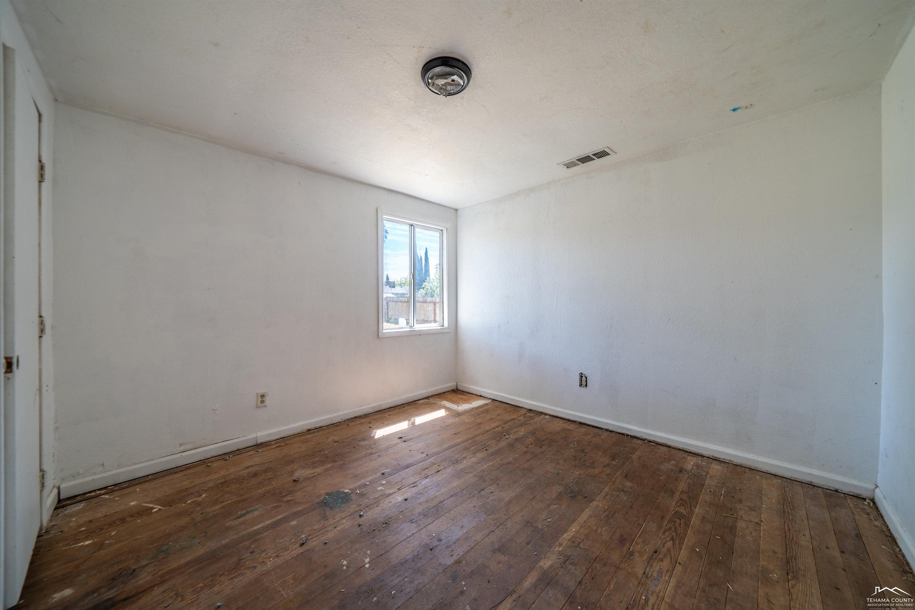 2631 Irwin Road Redding, CA 96002 - Photo 8 of 22