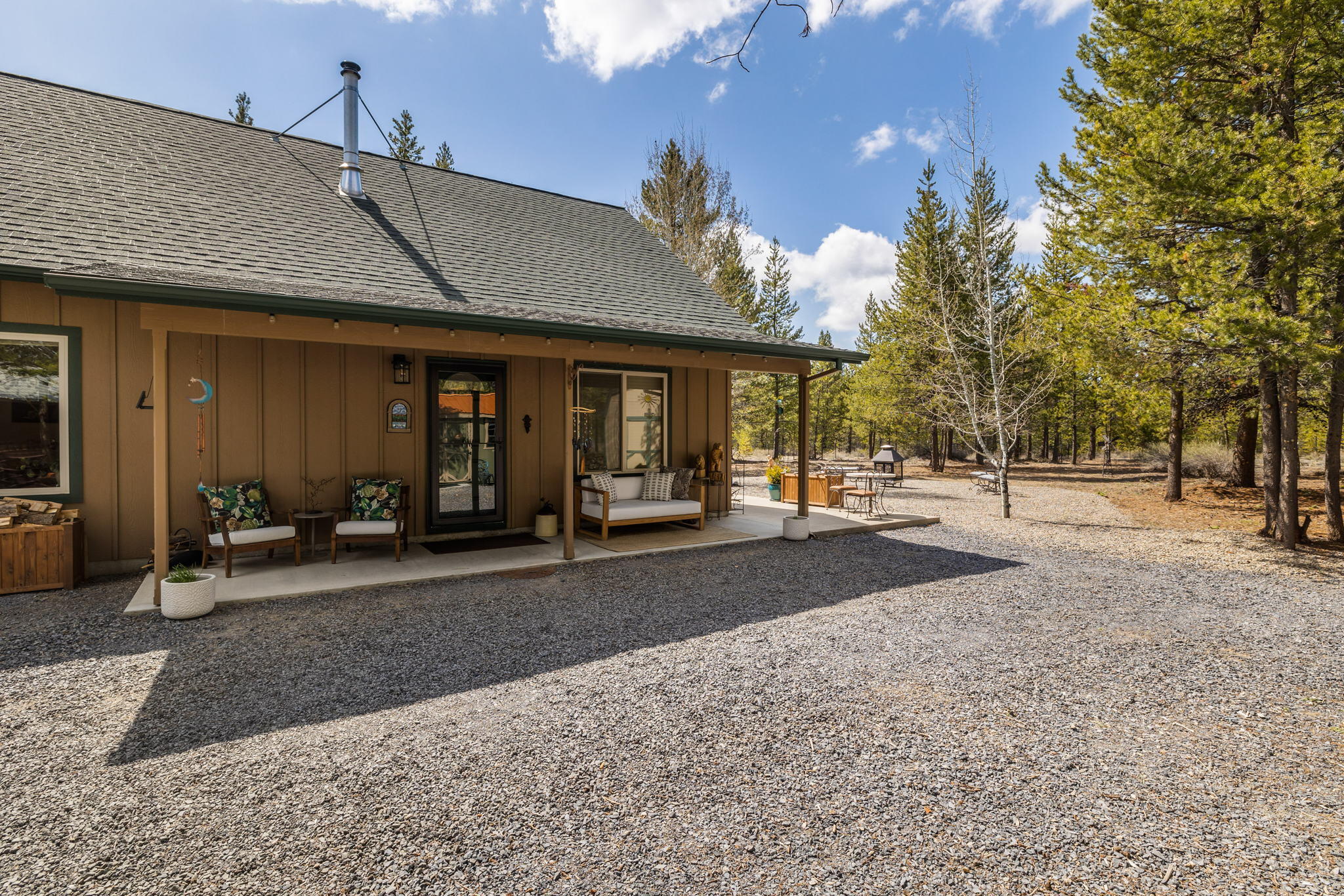 16519 Sprague Loop La Pine, OR 97739 - Photo 4 of 45 front 3
