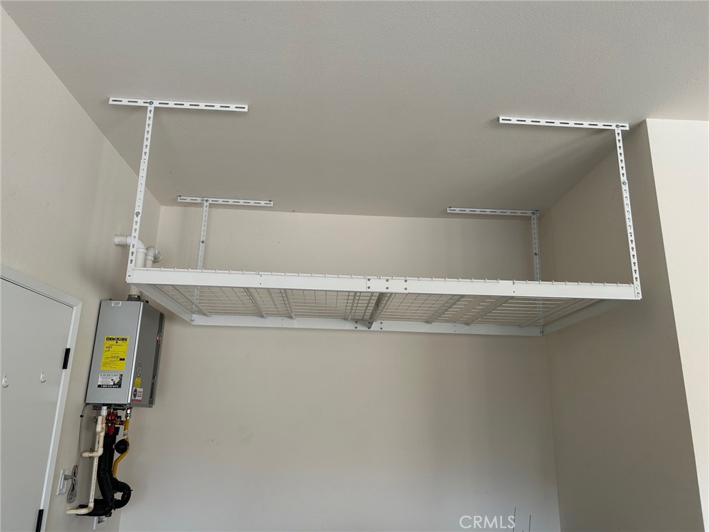 340 Lilly Rialto, CA 92376 - Photo 48 of 50 a view of small space