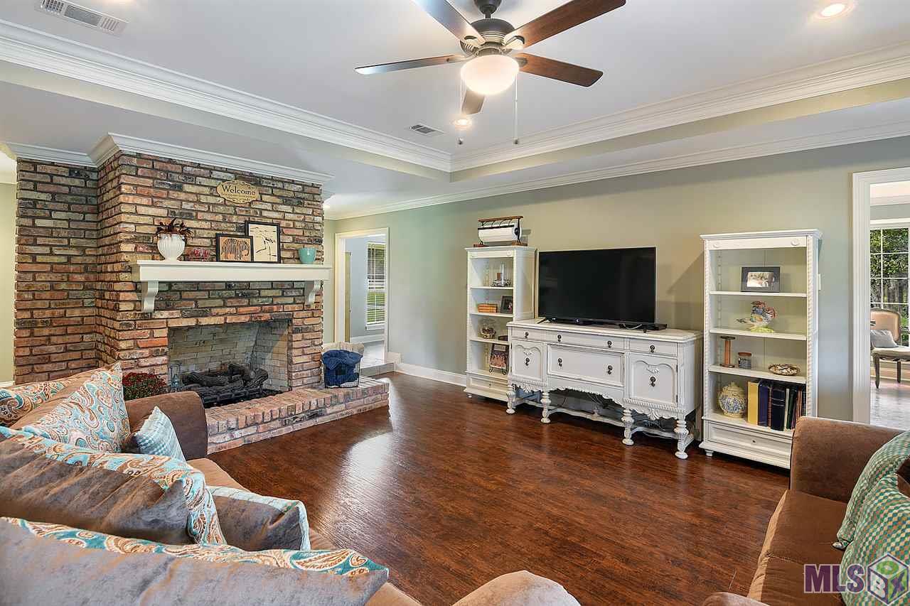 9525 Shadows End Avenue Baton Rouge, LA 70818 - Photo 3 of 20 Gallery Image 3