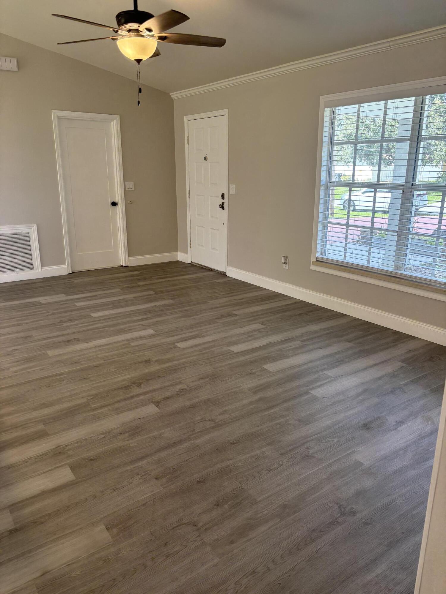 380 Southwest Undallo Road Port St. Lucie, FL 34953 - Photo 2 of 16 Living room