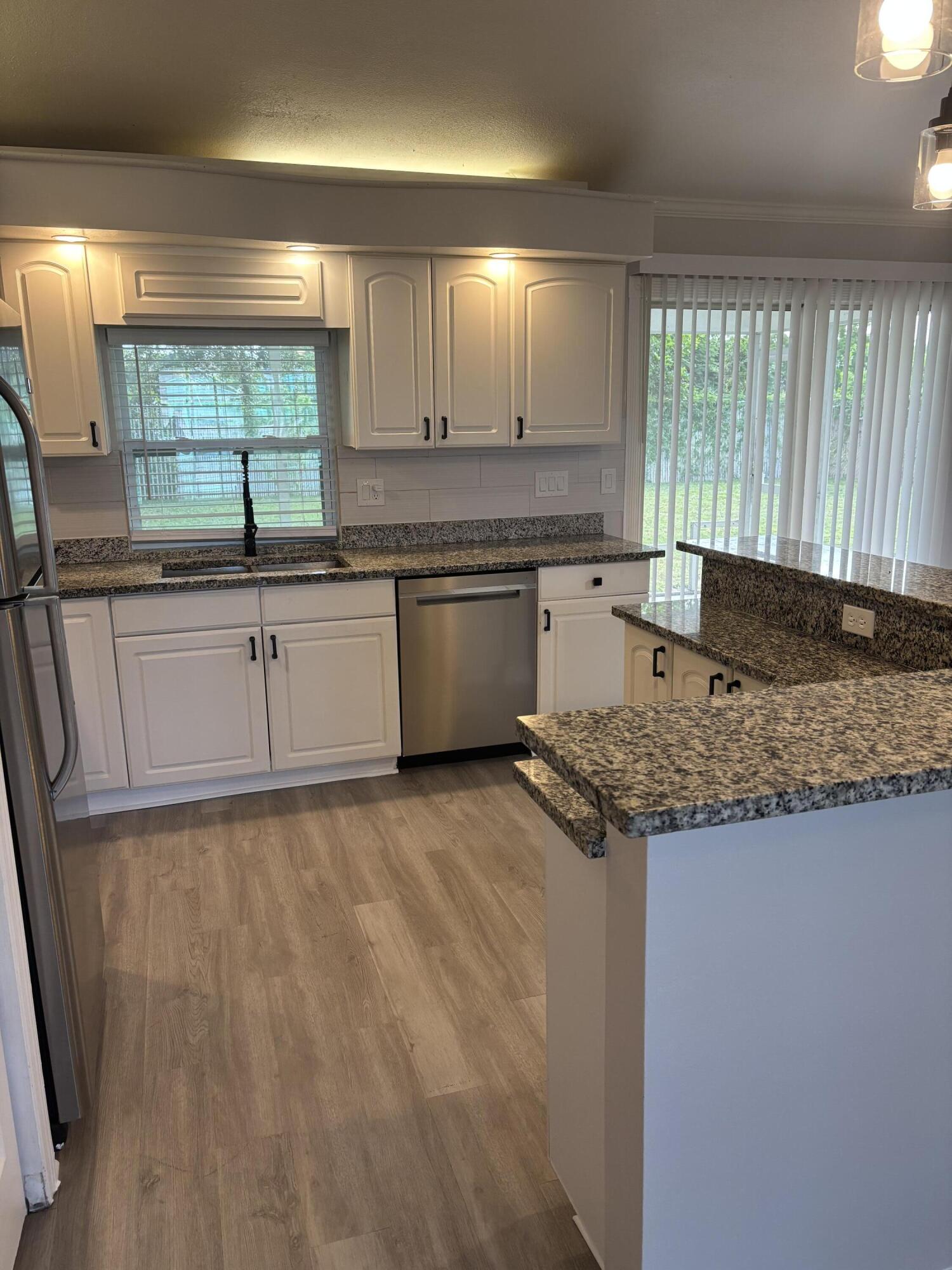 380 Southwest Undallo Road Port St. Lucie, FL 34953 - Photo 5 of 16 Kitchen