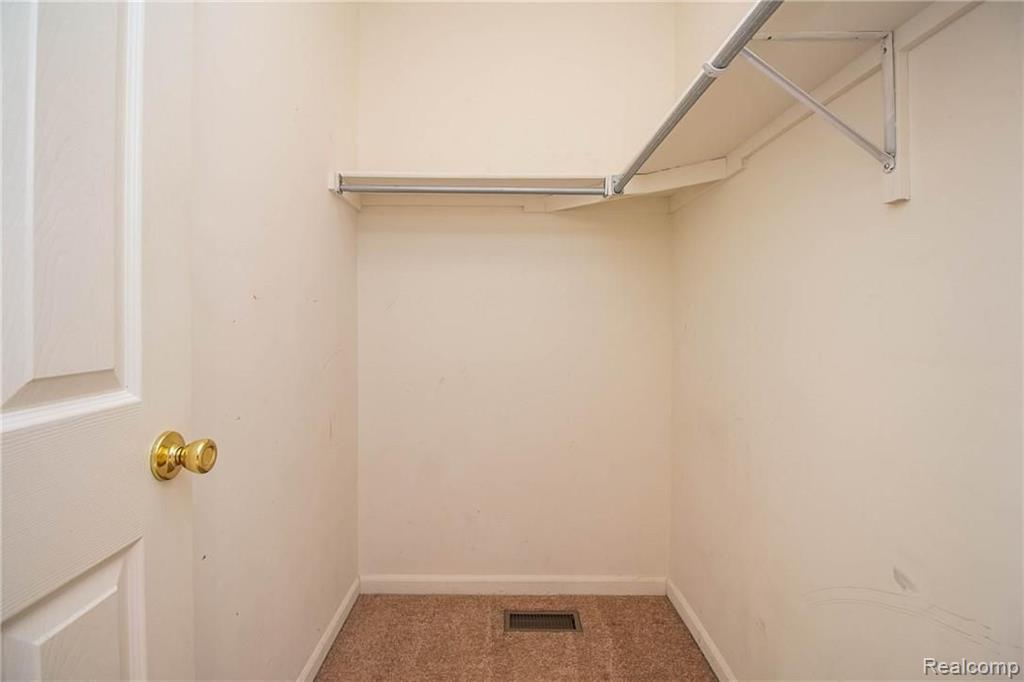 11794 Farmington Road, Unit 90 Livonia, MI 48150 - Photo 17 of 31