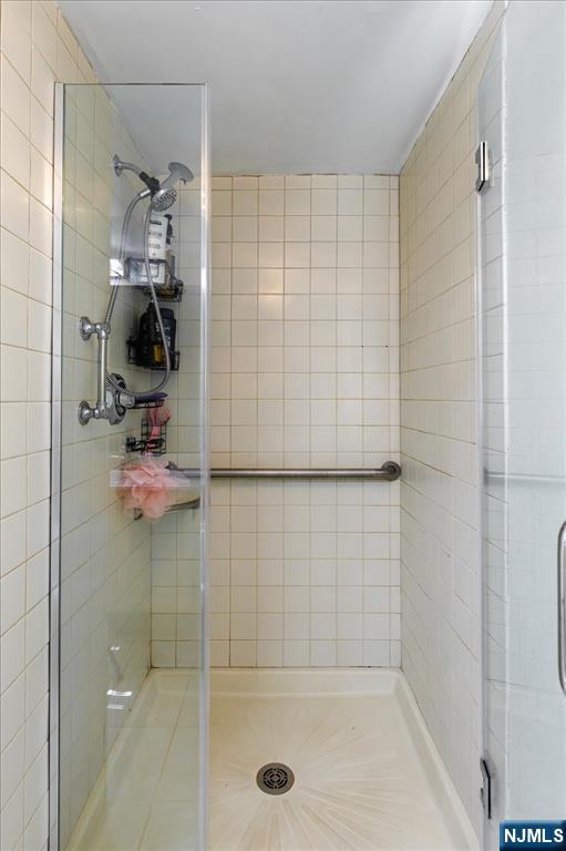 2 Crystal Lane, Unit 294 Paterson, NJ 07501 - Photo 17 of 30