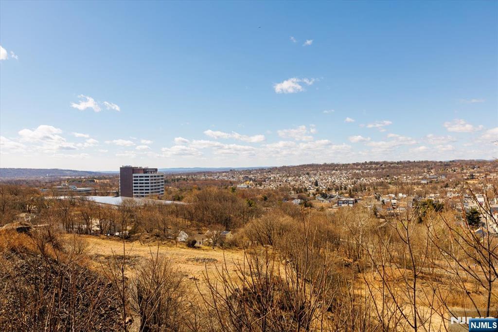 2 Crystal Lane, Unit 294 Paterson, NJ 07501 - Photo 25 of 30 a view of city and ocean