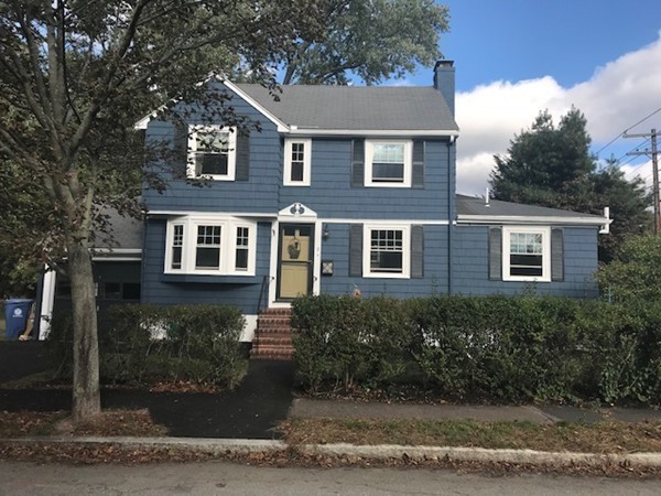 2 Crosby Road Wakefield, MA 01880 - Photo 2 of 17 Gallery Image 2