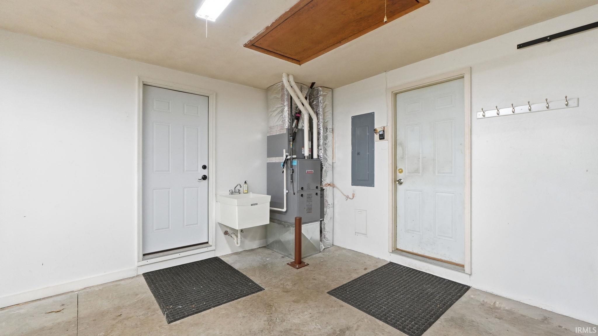 10012 Hosler Road Leo, IN 46765 - Photo 22 of 43
