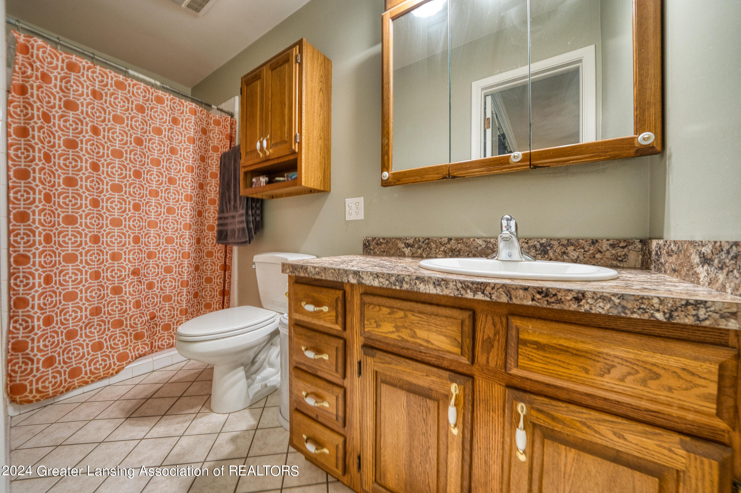 4561 Wilcox Road Holt, MI 48842 - Photo 20 of 52 Master Bathroom
