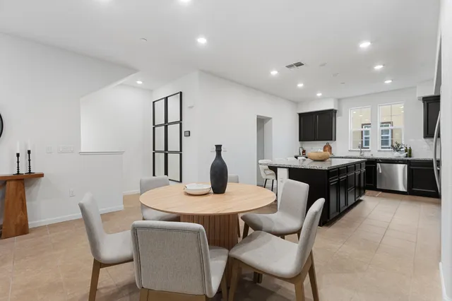 $888,000 | 16330 Ridgehaven Drive, Unit 802, Castro Valley, CA 94578