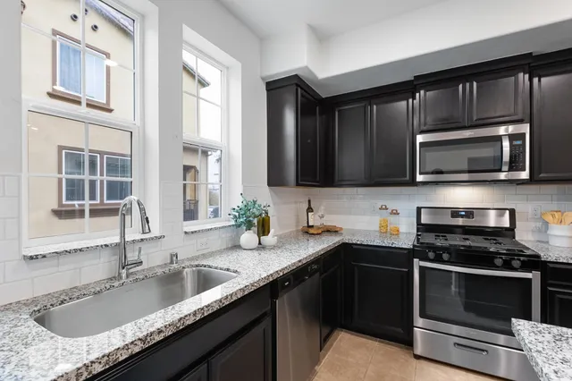 $888,000 | 16330 Ridgehaven Drive, Unit 802, Castro Valley, CA 94578