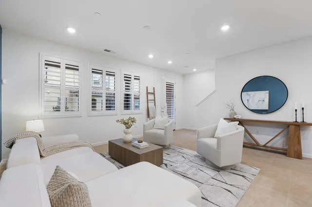 $888,000 | 16330 Ridgehaven Drive, Unit 802, Castro Valley, CA 94578