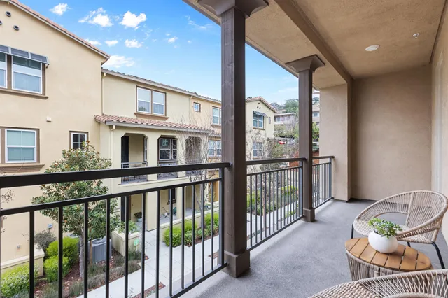 $888,000 | 16330 Ridgehaven Drive, Unit 802, Castro Valley, CA 94578