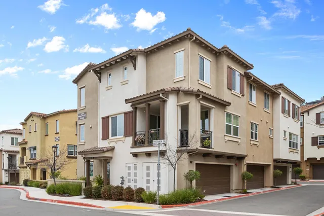 $888,000 | 16330 Ridgehaven Drive, Unit 802, Castro Valley, CA 94578
