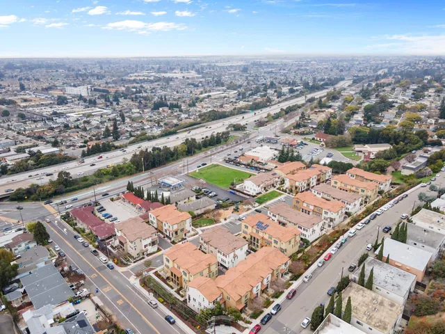 $888,000 | 16330 Ridgehaven Drive, Unit 802, Castro Valley, CA 94578