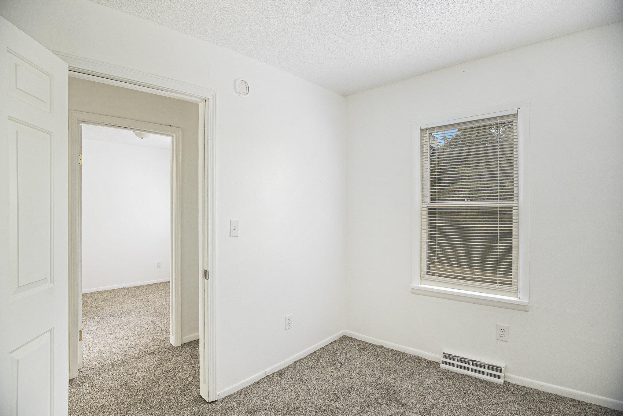 1535 Debaker Road Muskegon, MI 49442 - Photo 20 of 25 015_42a5329