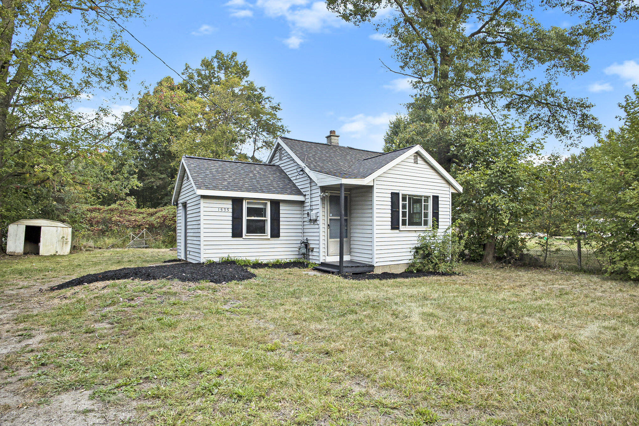 1535 Debaker Road Muskegon, MI 49442 - Photo 2 of 25 003_42a5291
