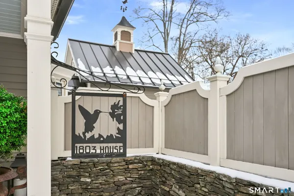 a view of entryway