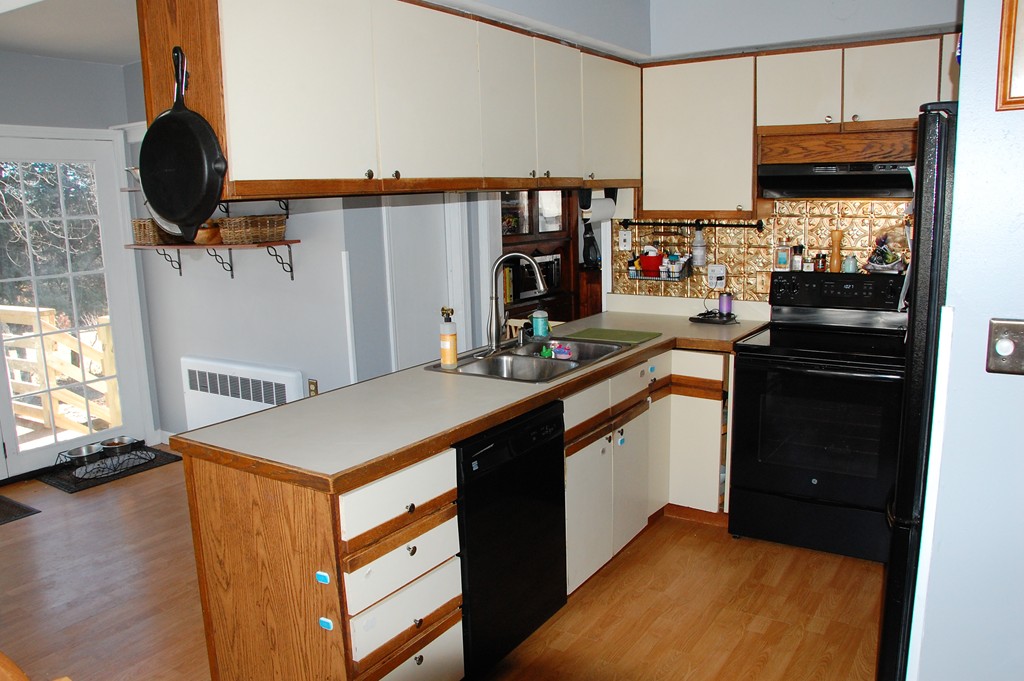82 Chestnut Street West Springfield, MA 01089 - Photo 2 of 3 Gallery Image 2