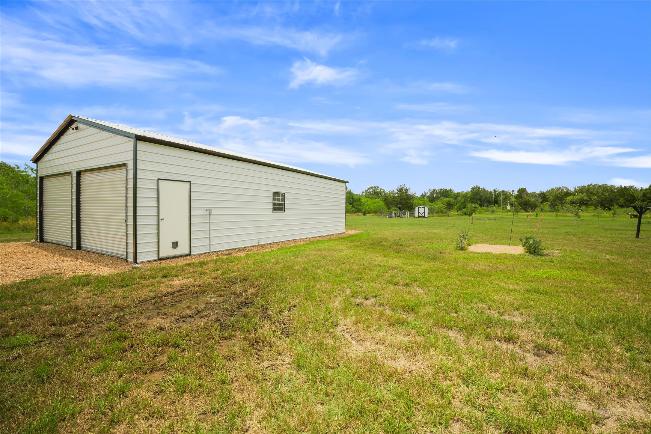 6289 Maynard Hallmark Road Flatonia, TX 78941 - Photo 4 of 19