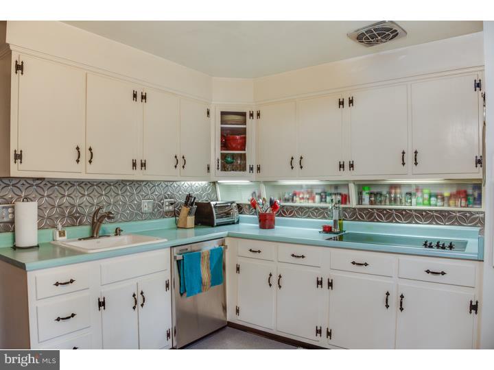 178 Pearl Croft Road Cherry Hill, NJ 08034 - Photo 4 of 23 Gallery Image 4