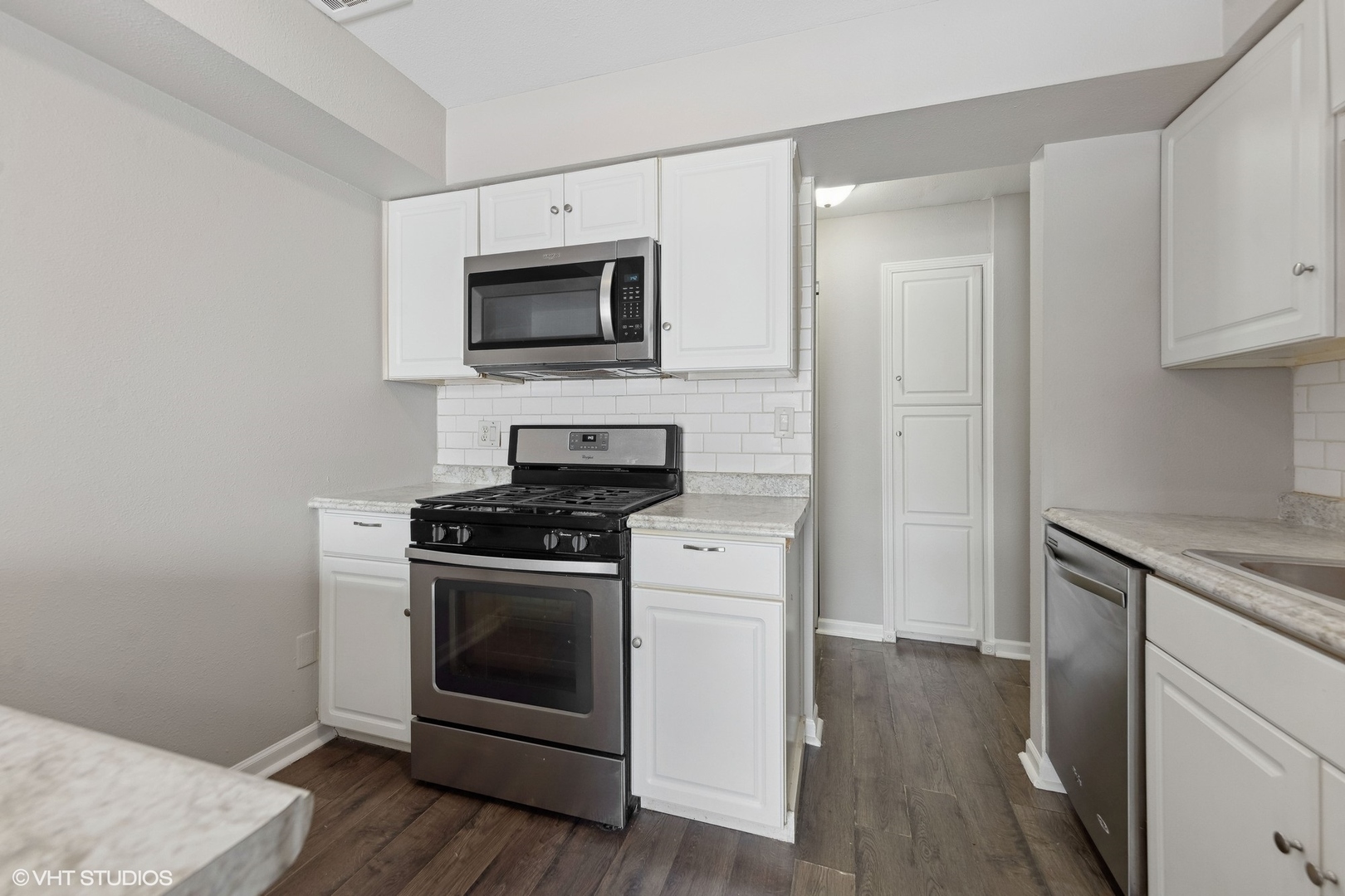 1500 Robin Circle, Unit 115 Hoffman Estates, IL 60169 - Photo 9 of 22