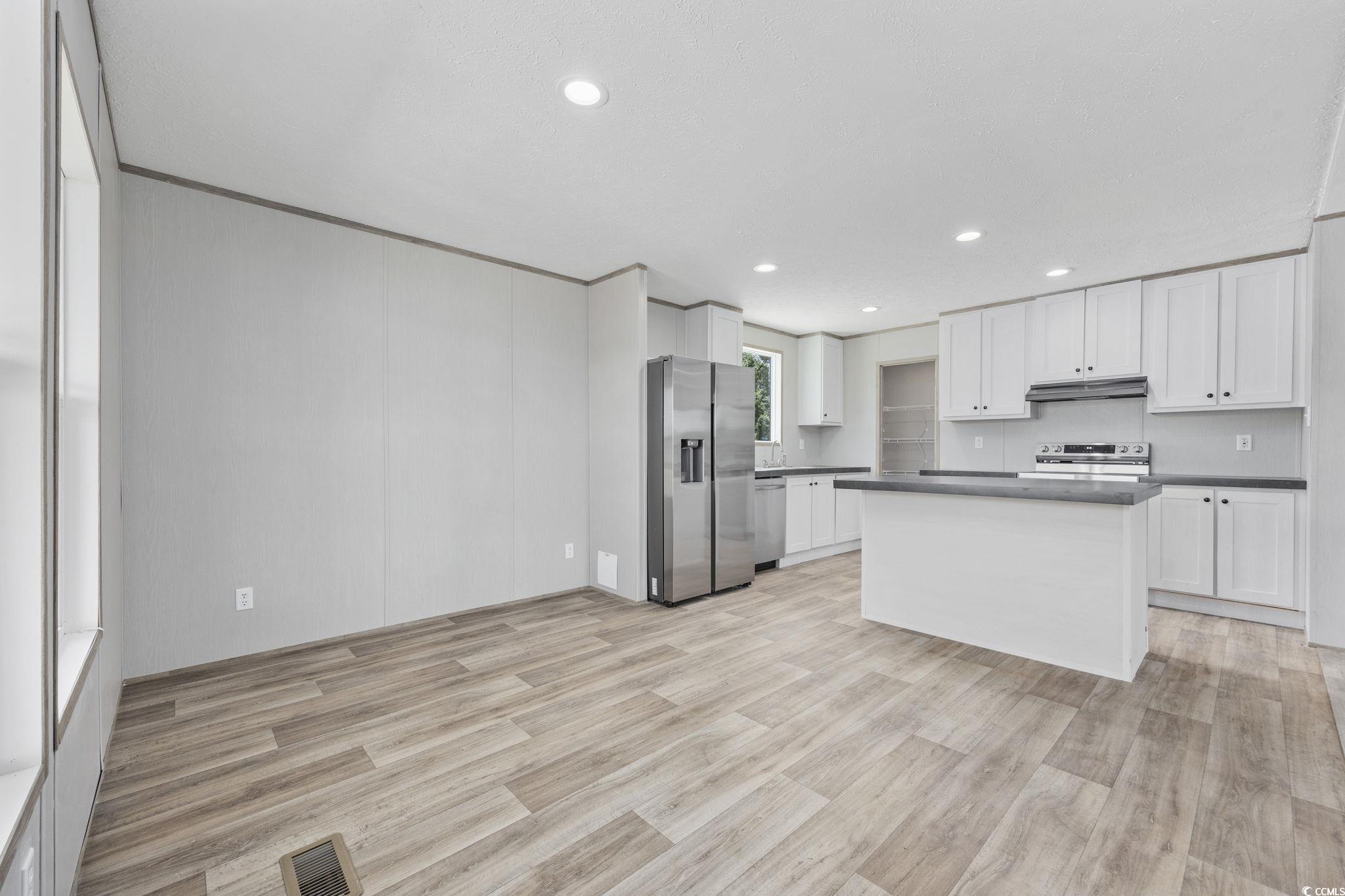 491 North Green Sea Road Loris, SC 29569 - Photo 28 of 39 Kitchen featuring stainless steel appliances, unde