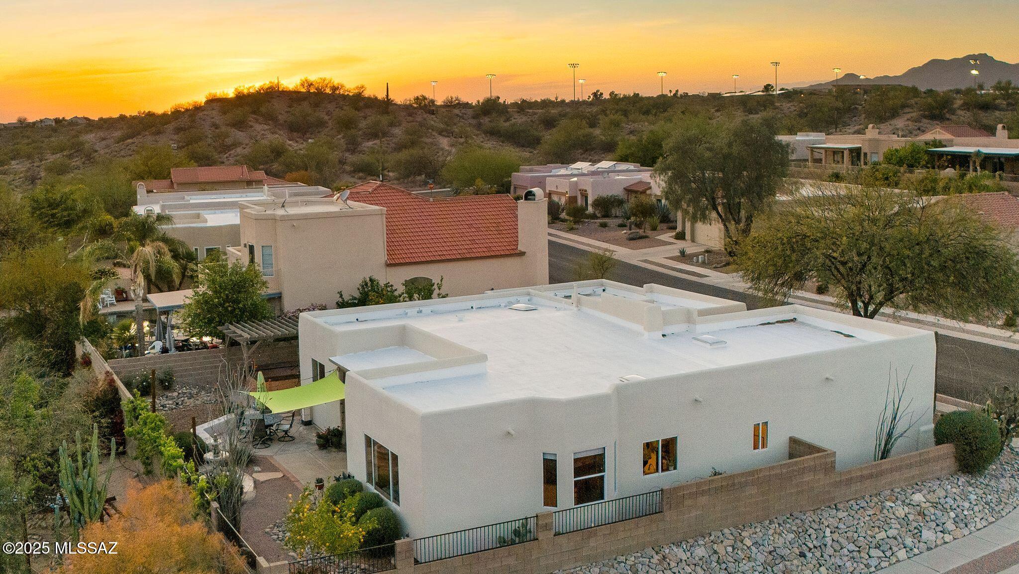 499 West Windowmaker Road Tucson, AZ 85737 - Photo 8 of 44 Gallery Image 8