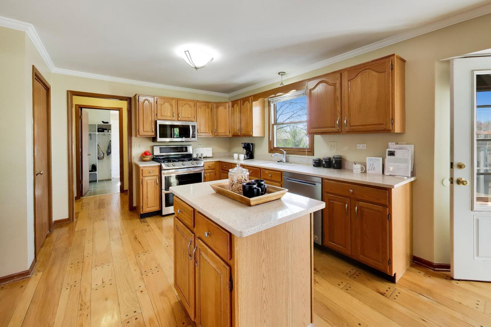 530 Cypress Bridge Road Lake Zurich, IL 60047 - Photo 10 of 44