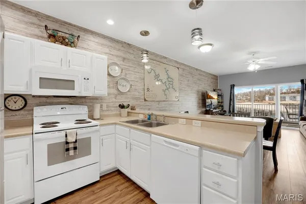 $325,000 | 4935 Robbins Circle, Unit 213, Osage Beach, MO 65065