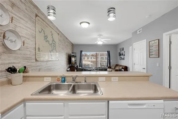$325,000 | 4935 Robbins Circle, Unit 213, Osage Beach, MO 65065