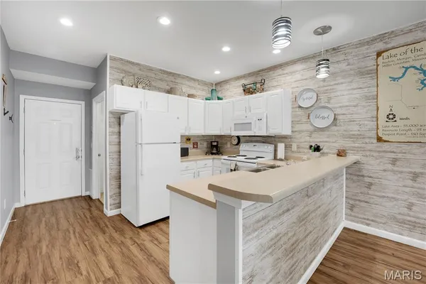 $325,000 | 4935 Robbins Circle, Unit 213, Osage Beach, MO 65065